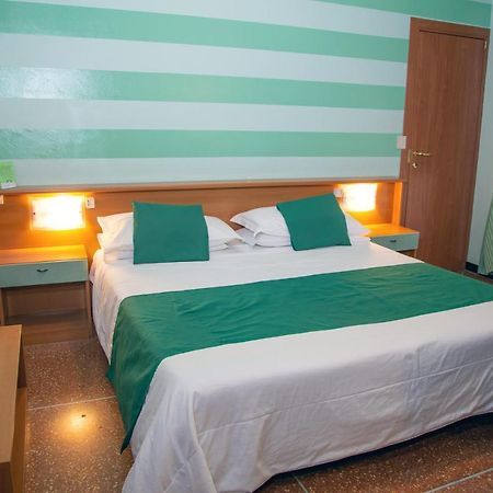 Albergo Glory Borghetto Santo Spirito Luaran gambar