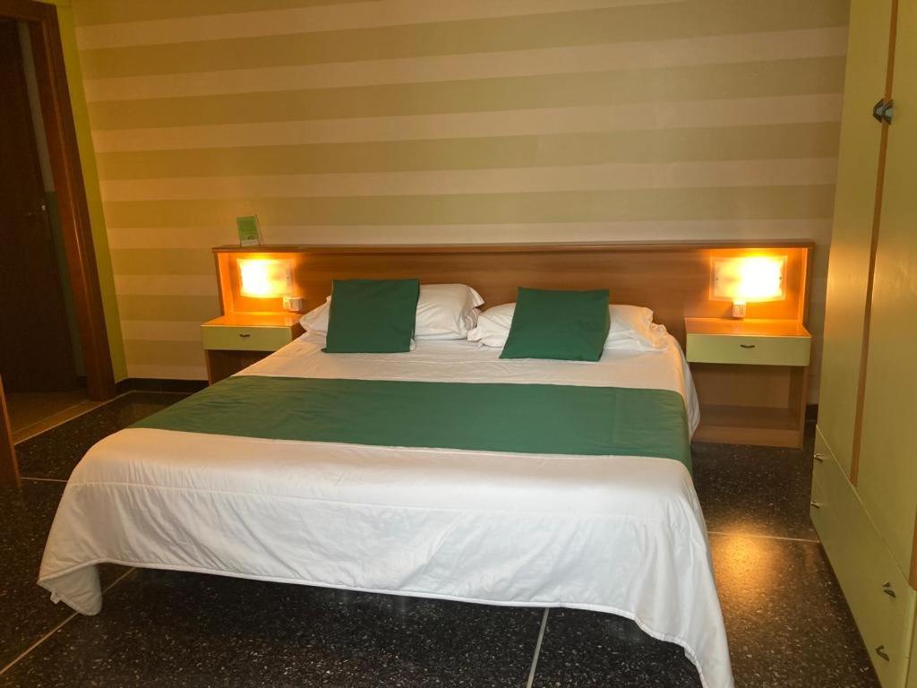 Albergo Glory Borghetto Santo Spirito Luaran gambar