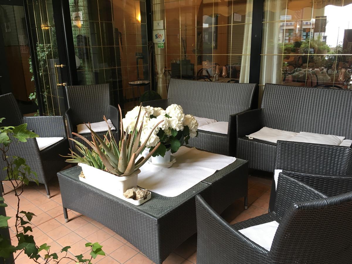 Albergo Glory Borghetto Santo Spirito Luaran gambar