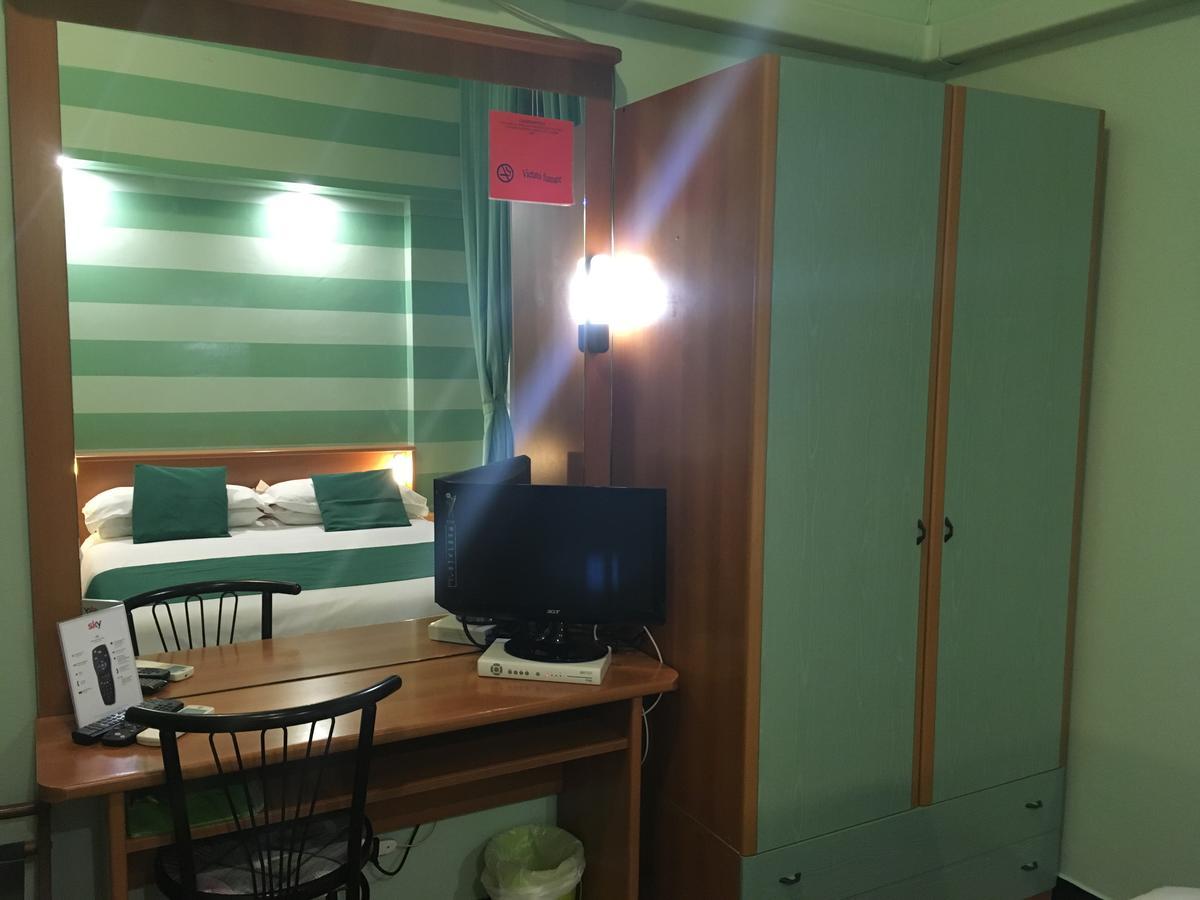 Albergo Glory Borghetto Santo Spirito Luaran gambar