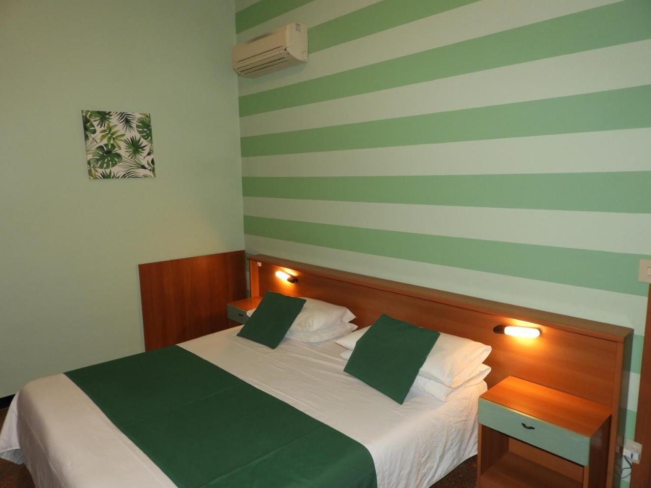 Albergo Glory Borghetto Santo Spirito Luaran gambar