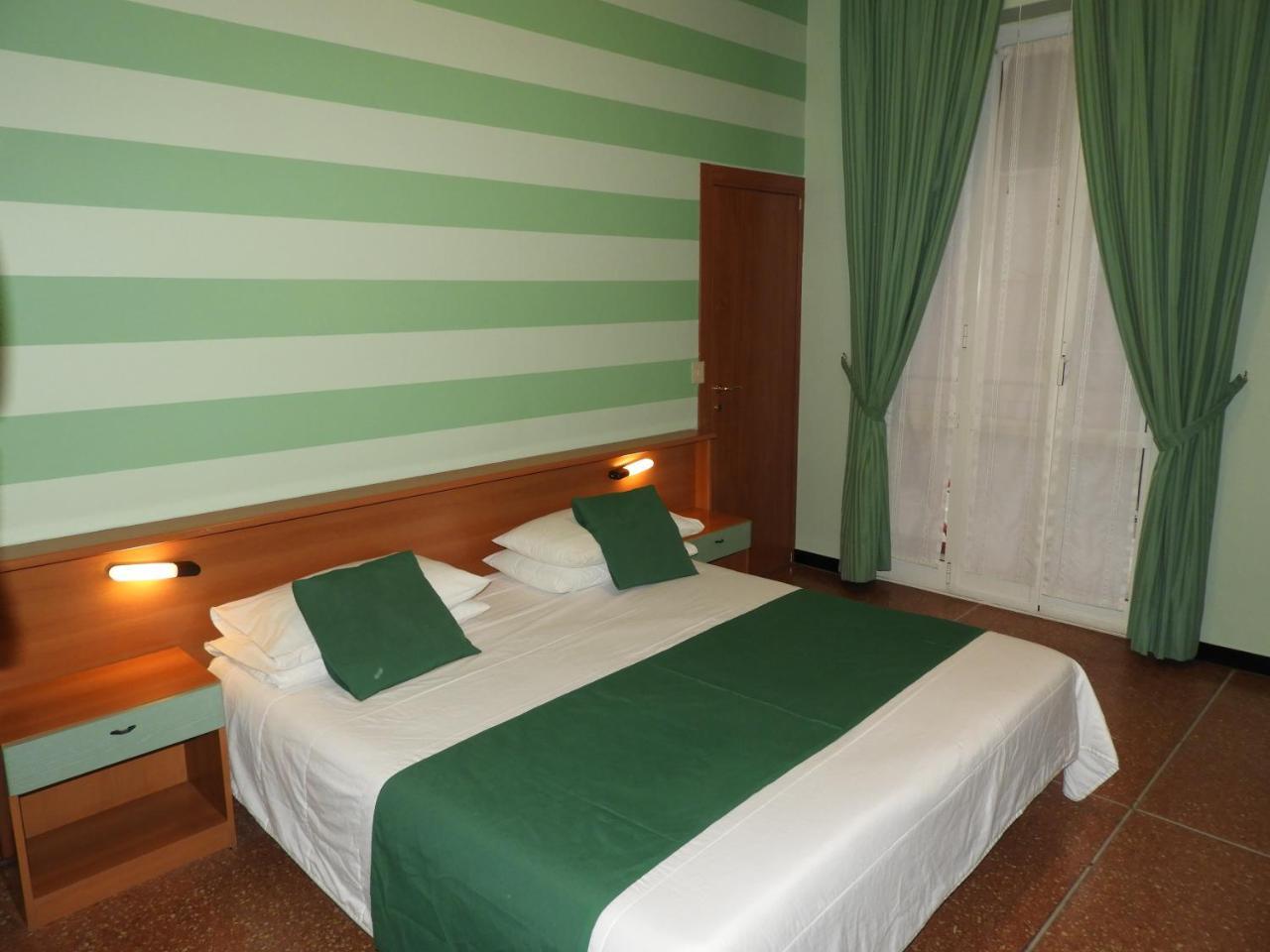 Albergo Glory Borghetto Santo Spirito Luaran gambar