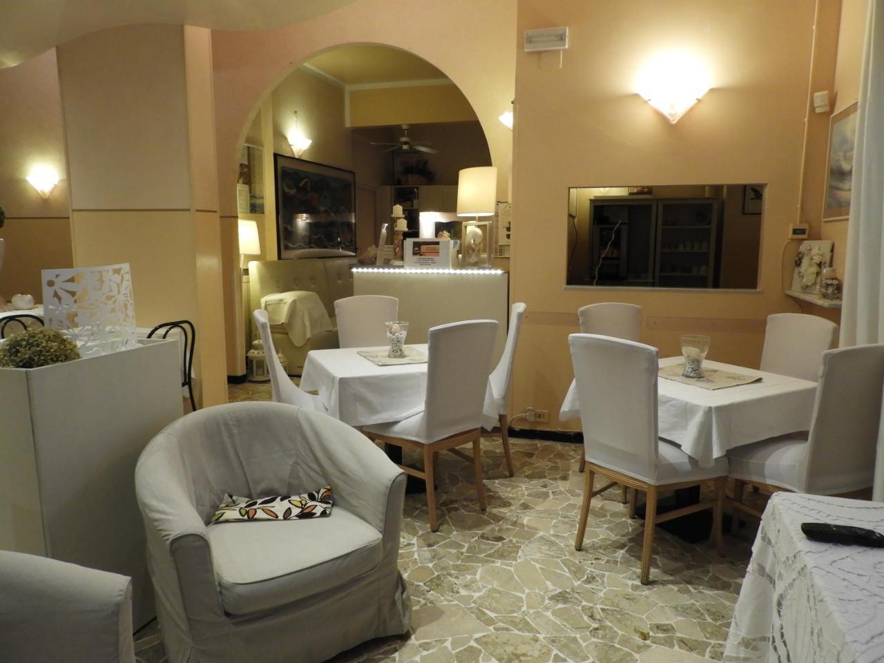 Albergo Glory Borghetto Santo Spirito Luaran gambar